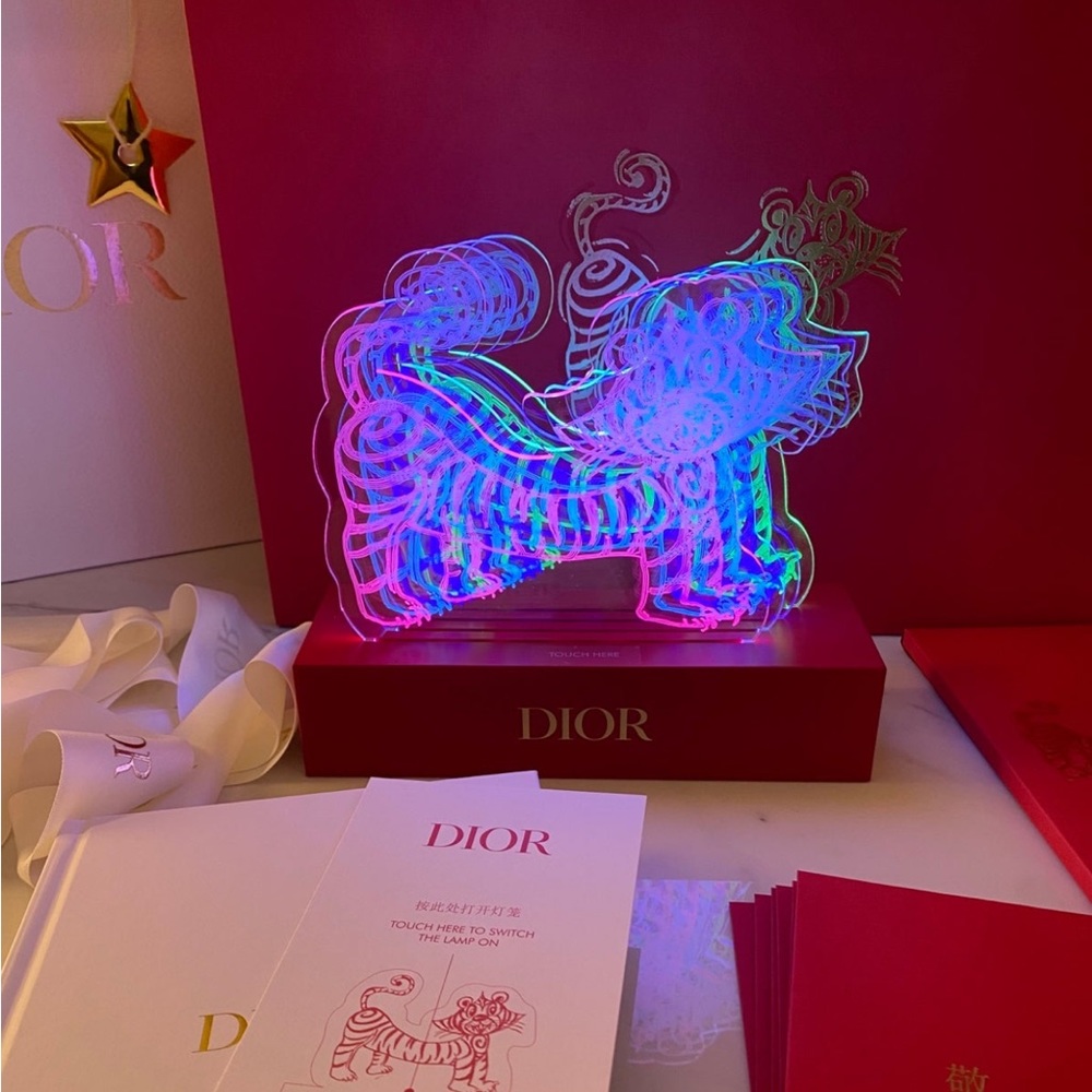 dior vip gift tiger lamp